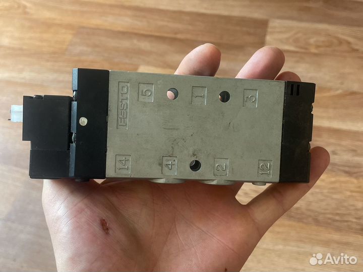 Распределитель Festo