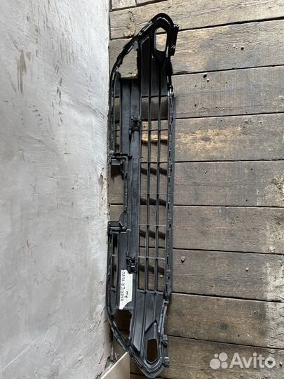 Рещётка радиатора тойота харриер