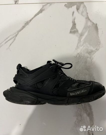 Balenciaga track