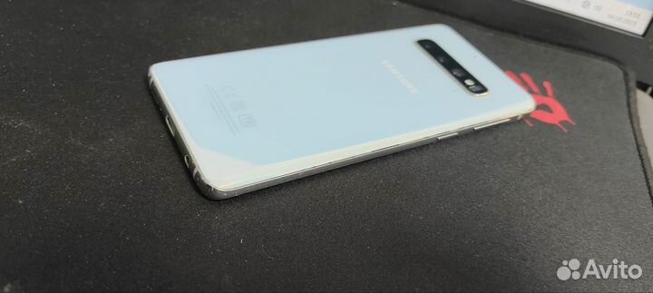Samsung Galaxy S10, 8/128 ГБ