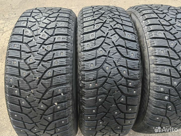 Bridgestone Blizzak Spike-02 205/55 R16 91T