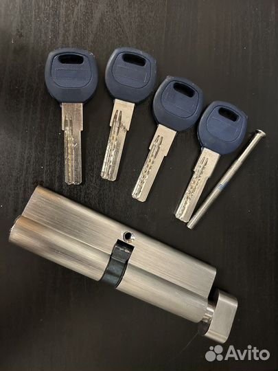 Личинка замка