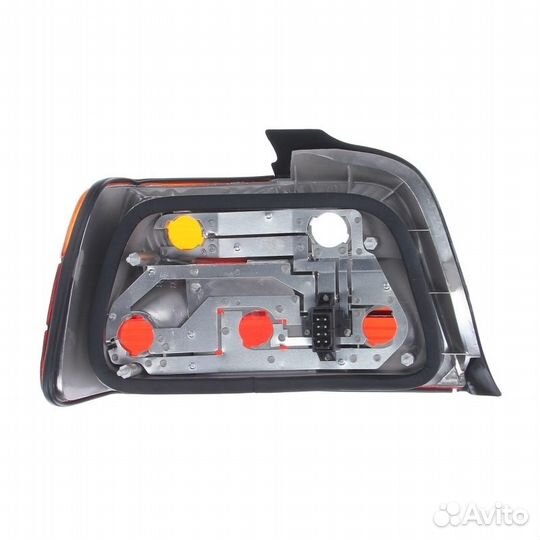 Фонарь правый задний в крыло BMW E36