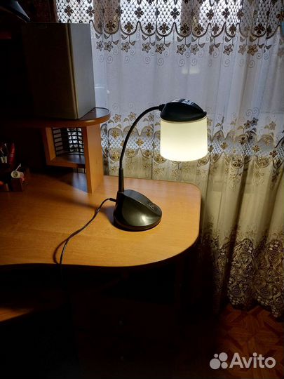 Лампа настольная