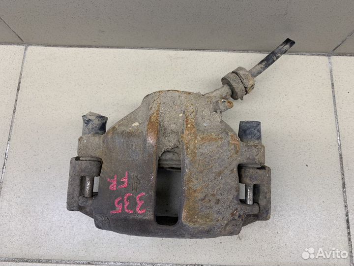 Суппорт передний правый 80/90 B3 1986-1991