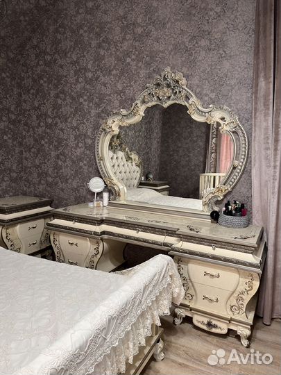 Спальный гарнитур