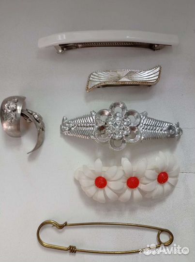 Заколки, серёжки, броши, брелоки СССР