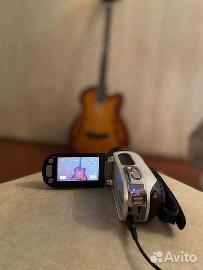 Видеокамера samsung HMX-H100