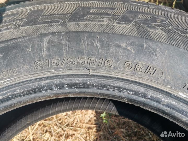 Bridgestone Dueler H/P Sport 215/65 R16 98