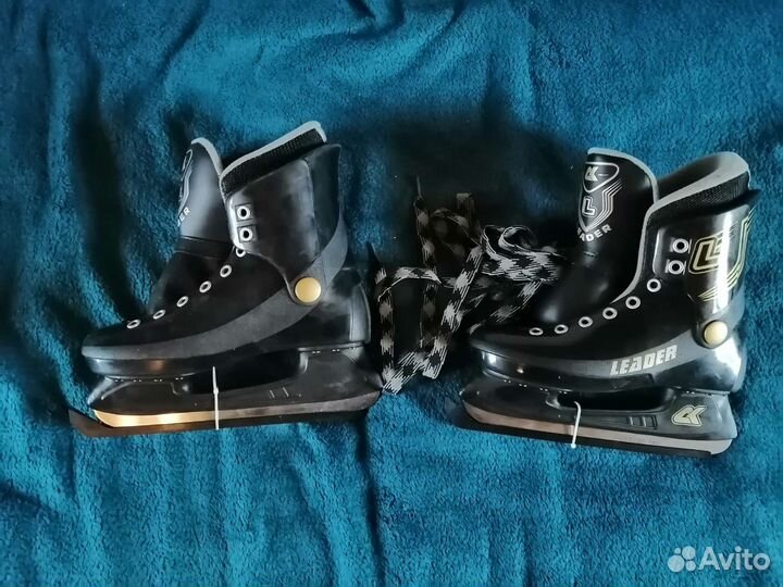 Коньки хоккейные 35р