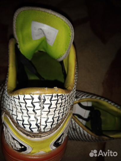 Футбольные бутсы