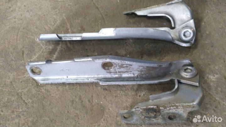 Петля капота Audi A6 C5