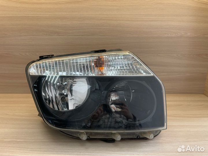 Фара передняя правая Renault Duster