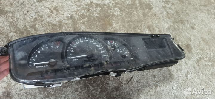 Приборная панель вектра б