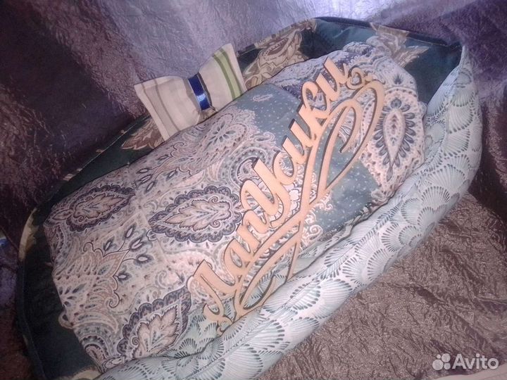 Лежаки, домики для кошек и собак