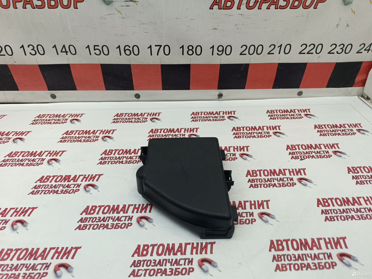 Крышка блока предохранителей Lixiang L7 L8 L9