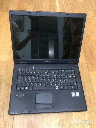 Ноутбук Fujitsu Siemens Amilo Li2727
