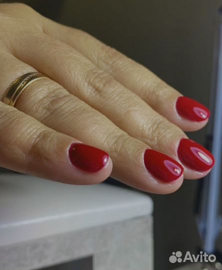 Модель на маникюр