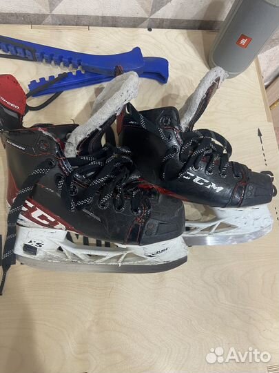 Коньки хоккейные ссм