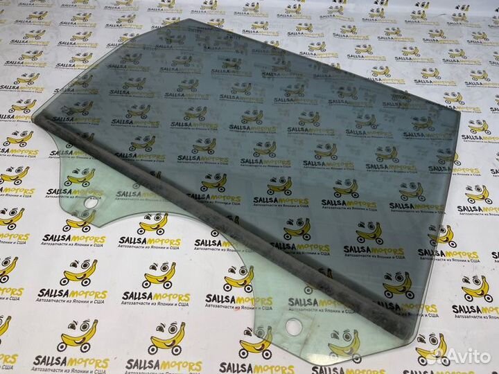 Стекло двери заднее правое Volkswagen Touareg 7L6