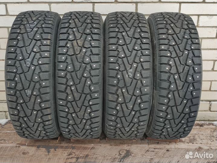 Pirelli Ice Zero 215/65 R16 102T