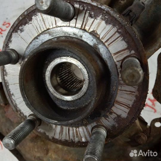 Кулак поворотный передний левый Volvo S40 S40