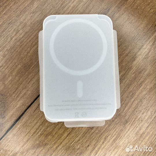 Magsafe Battery Pack / Беспроводная зарядка