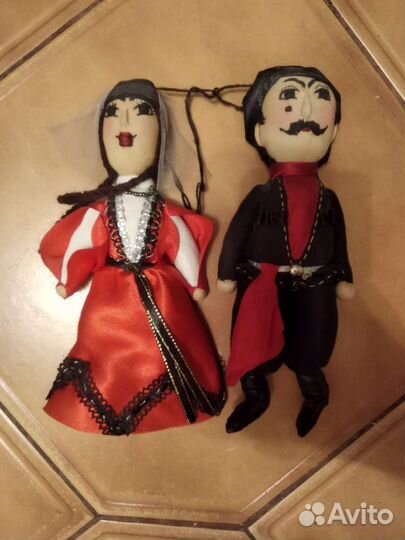 Куклы в грузинских национальных костюмах