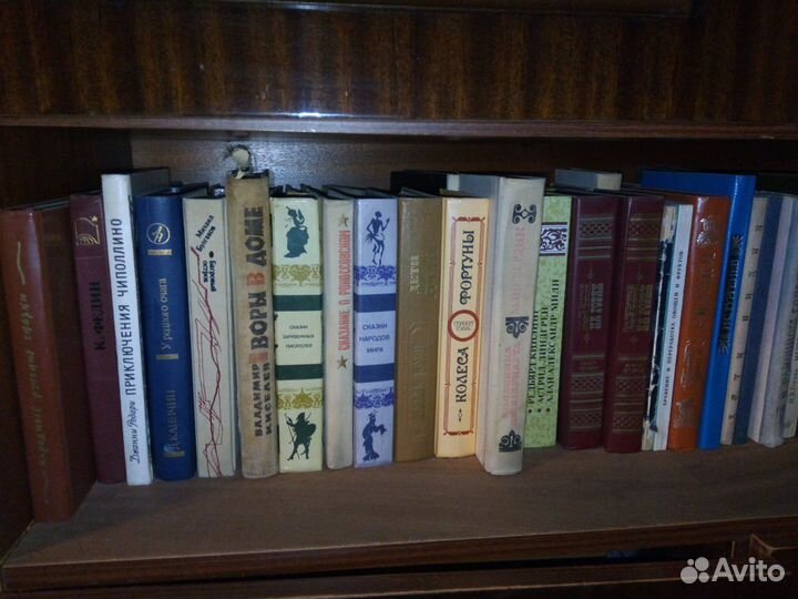 Продам книги