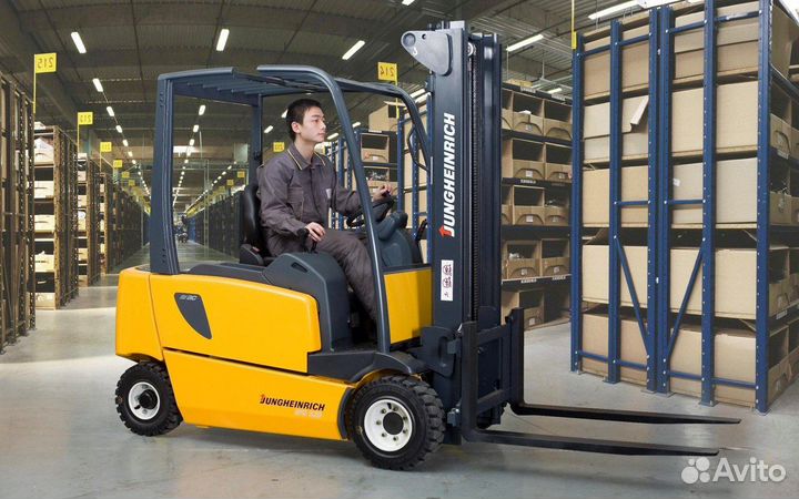 Водитель погрузчика ричтрака