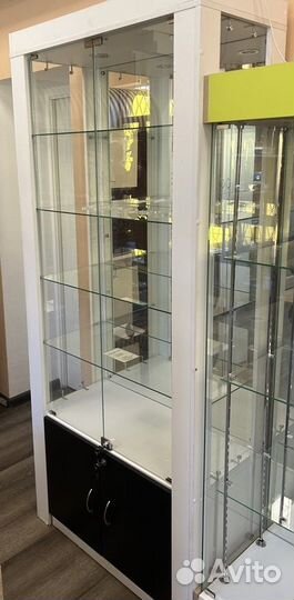 Стеклянная витрина