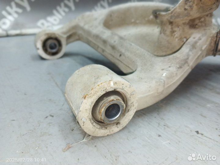 Рычаг подвески верхний задний правый Nissan Murano