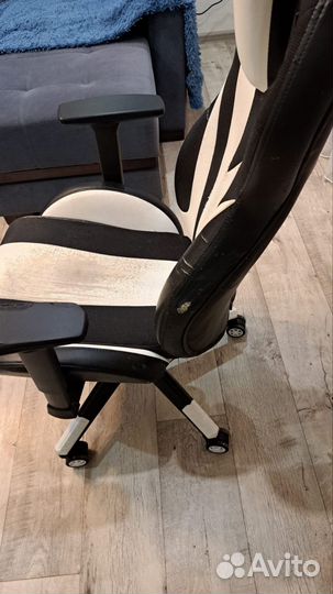 Компьютерное кресло