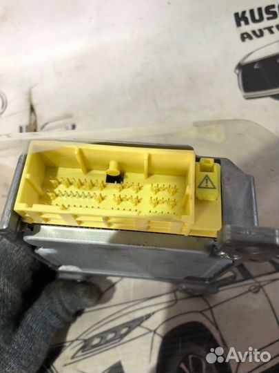 Блок управления SRS Lexus Rx 350 DBA-GGL10W 2GR-FE