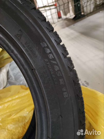 Michelin X-Ice XI3 245/45 R18