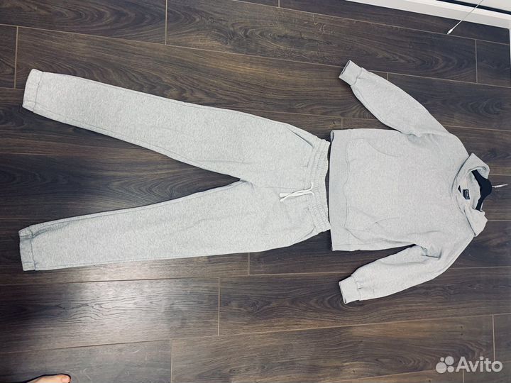 Спортивный костюм женский