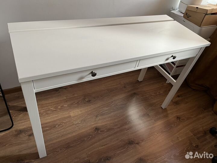 Стол письменный IKEA Хемнэс