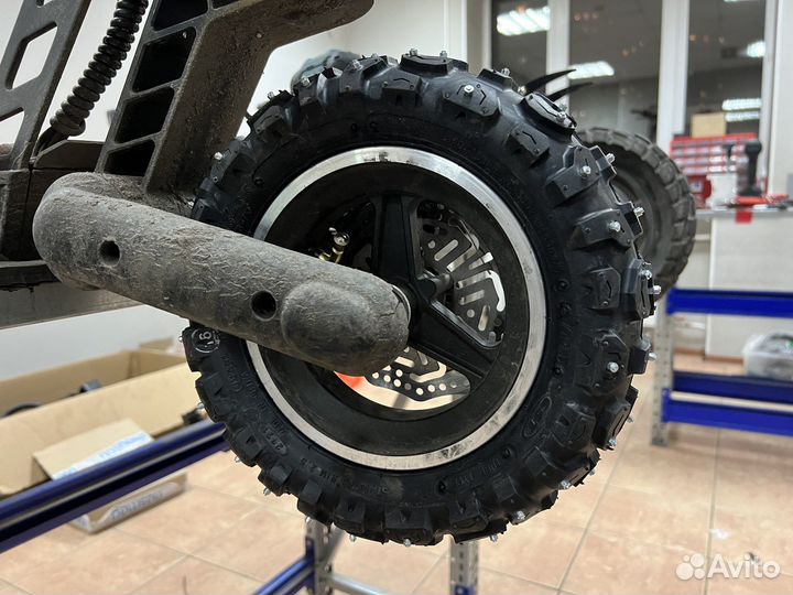 Шипованная покрышка CST 90/65-6.5