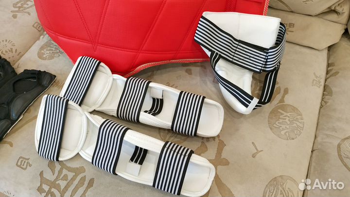 Защитная экипировка для занятий тхэквондо Ayashi