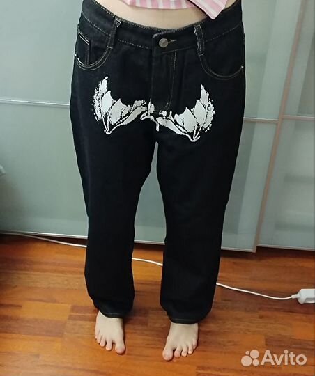 Джинсы с принтом