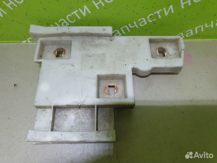 Кронштейн бампера передний левый Volvo V70 Xc