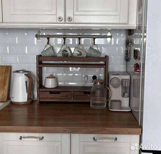 Полка с ящиками из дерева