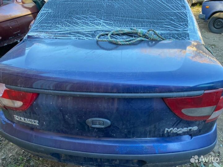 Крышка багажника Renault Megan 1 с дефектом