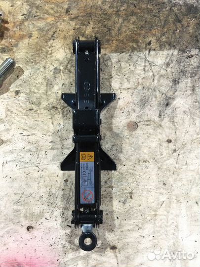 Домкрат Mazda 3 BM 2013-2017