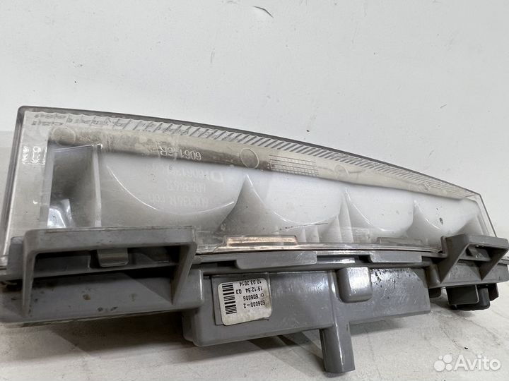 Ходовой огонь правый Mercedes Benz