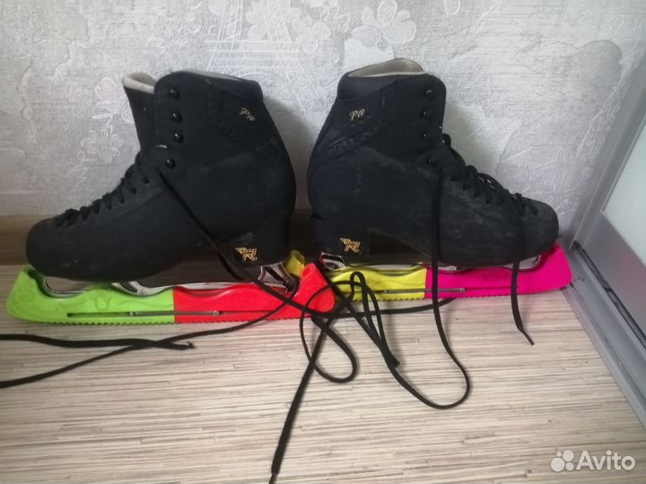 Коньки для фигурного катания