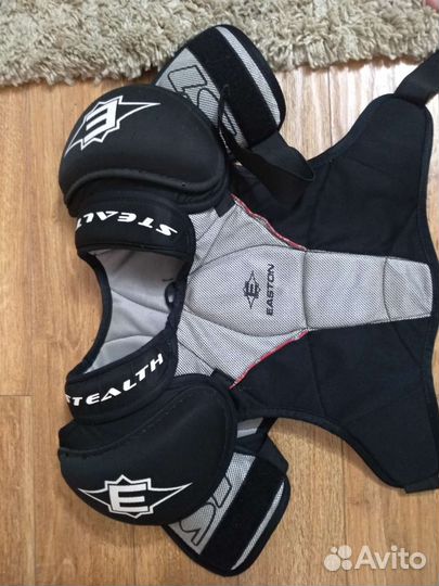 Нагрудник хоккейный slealth s1