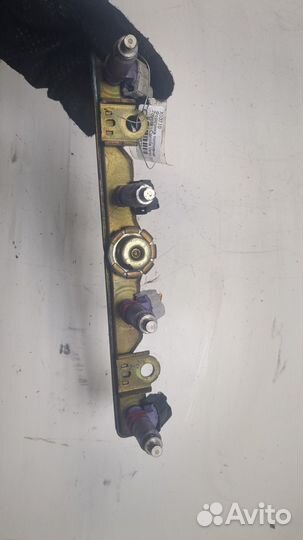 Форсунка топливная Toyota Corolla Verso, 2004