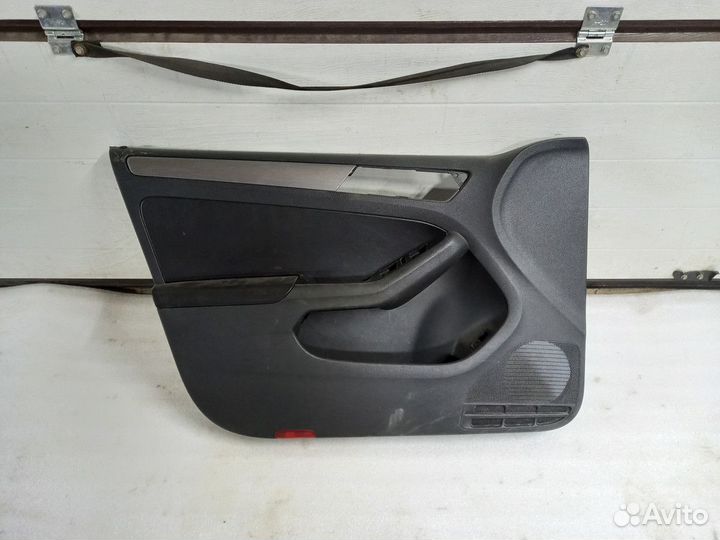 Обшивка двери передней левой Volkswagen Jetta VI
