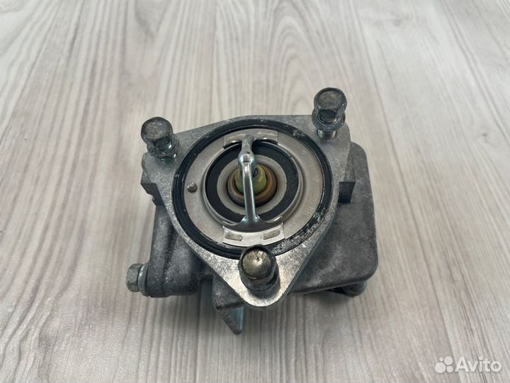 Корпус термостата Mitsubishi Pajero 4 V93W 6G72